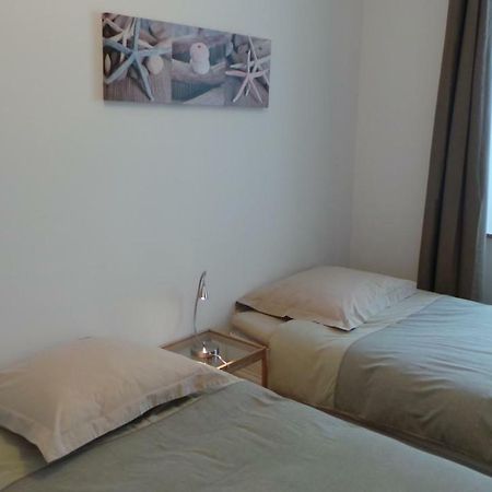 Lesneven Appart Nuitee Buitenkant foto